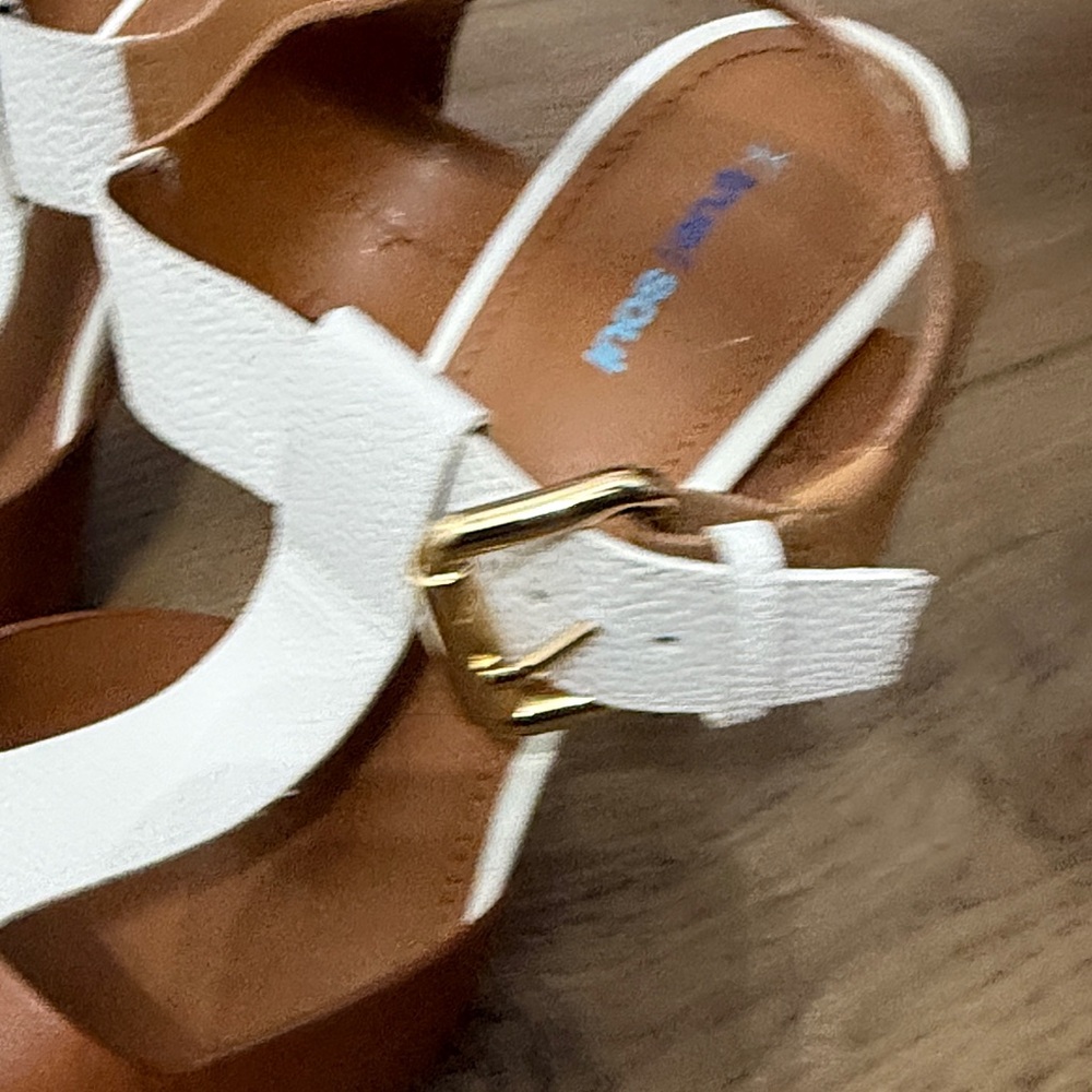 Chic Tan and White Women's Heels - Picture 6 of 9